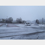 groer Parkplatz mit viel Stellmglichkeiten@heftiger Schnee im April 19