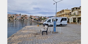 Parkplatz am Hafen von Ermione.