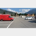 Groparkplatz hinter dem Bahnhof von Aosta.