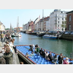 Nyhavn, hier finden die Kanal- und Hafenrundfahrten statt, es ist der Eingang zur Altsadt und Flaniermeile. 
