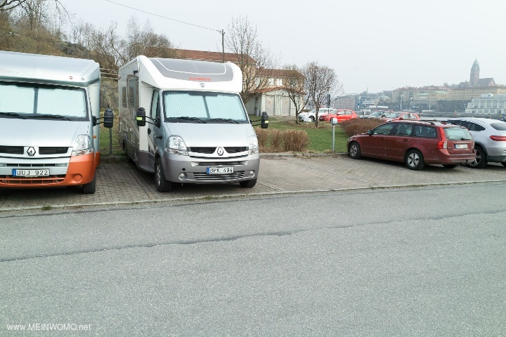  2017-04-09 Normal parking with electricity columns..  Not for motorhomes over 7m.