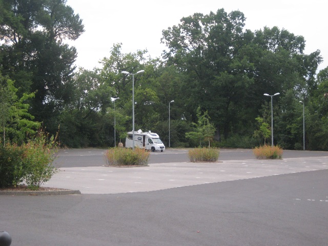 Stellplatzflchen im hinteren Bereich des Parkplatzes