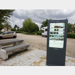 Park/Stellplatz mit ausfhrlicher Info-Tafel vom Ort und der Umgebung.
