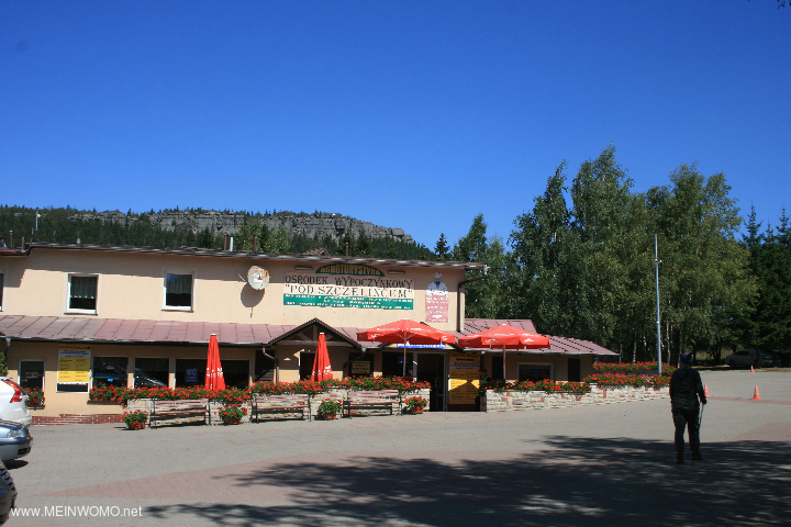  The restaurant at the entrance to the parking lot