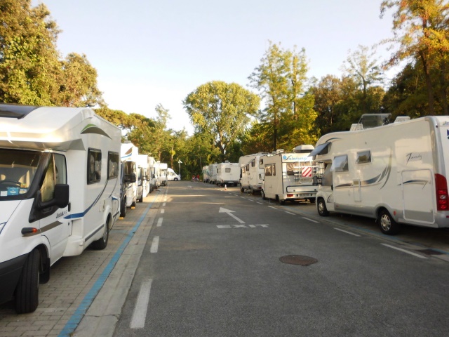  The parking space in the Via Dante Alighieri