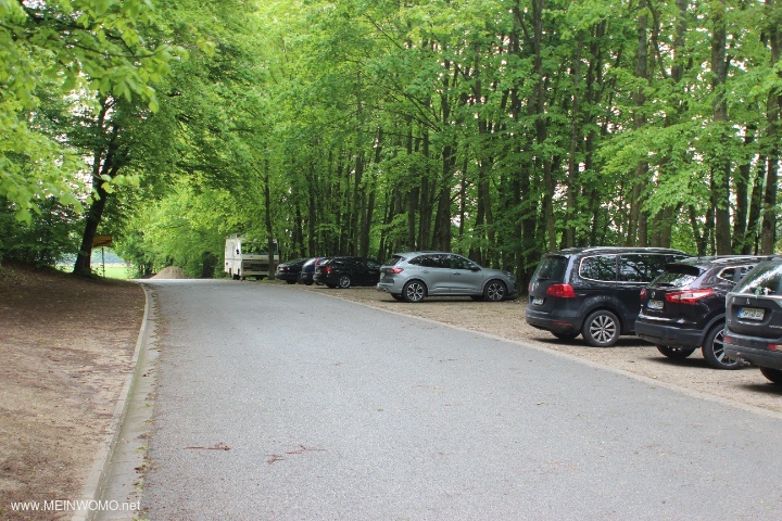 Parkplatz von vorne