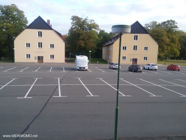  Here we have 2 nights confessed..  On the left the youth meeting center, youth hostel, on the right ...
