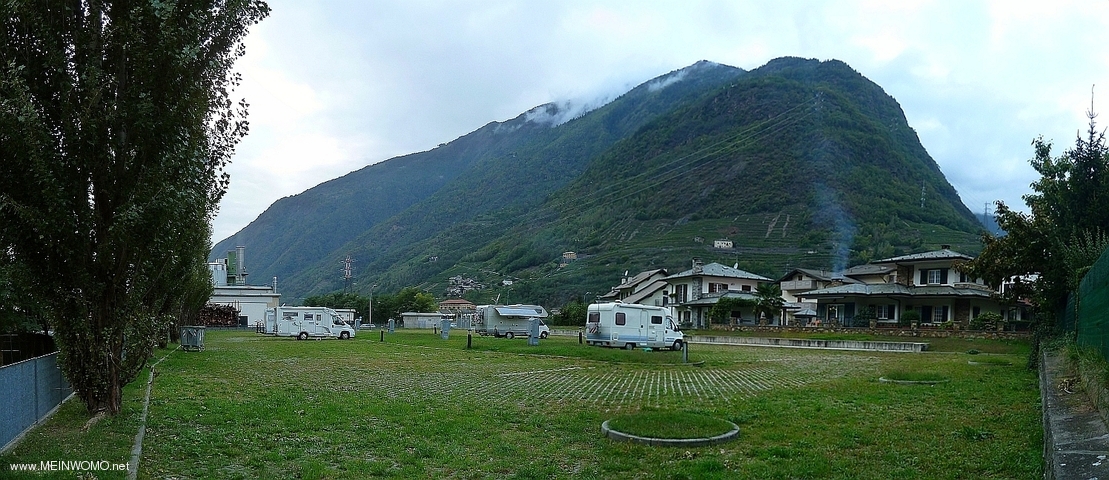  Parking space in Tirano with a view to the entrance