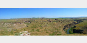 20a - Blick von der Zitadelle auf die antike Stadt Ani bei Ocakli