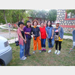 27 - eine Gruppe Chinesinnen auf dem Stellplatz Hotel Euphrat bei Karadut