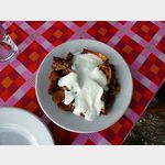 27 - Vorspeise gebratene Auberginen und Paprika mit Knoblauchjoghurtsoe auf Campingplatz Zeybek in Kapikiri