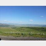 56 - nordwestlich von Degirmenli auf der D 10 in 2350 m Hhe Blick zurck auf Ardahan