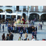 Prozession auf der Plaza Mayor in Caceres