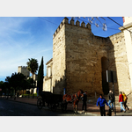 auf der Calle Armas an der Ostseite der Festung von Jerez
