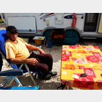 Hhnchen grillen auf Campingplatz Aceite bei Edith und Wolfgang nahe Conil de la Frontera