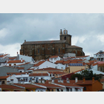 Blick von der Paseo de Extremadura zur Kirche San Juan in Malpartida