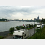 Parkplatz Trankgassenwerft mit Blick auf Rhein und Dom