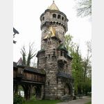 Mutterturm - 1884 von Hubert von Herkomer zu Ehren und zum Gedenken an seine Mutter erbaut.