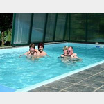 A warm and clean pool, a plesure for all. Ein schnes warmes Schwimmbad, ein Freude fr alle.