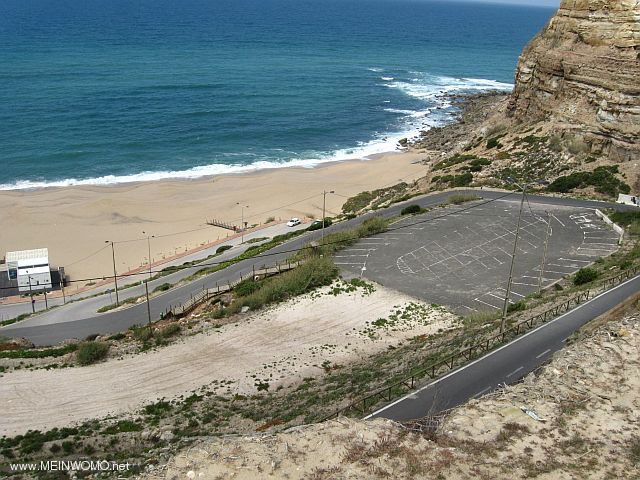  Parkeerplaats boven het Praia da Calada (april 2012)