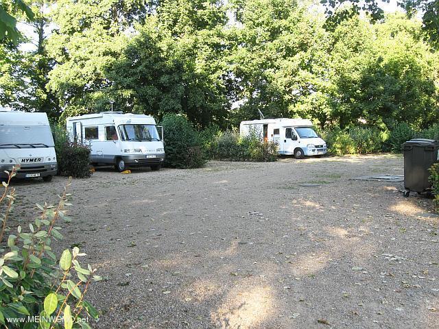  Bretoncelles, parceled pitch with hedges (Sept. 2012)