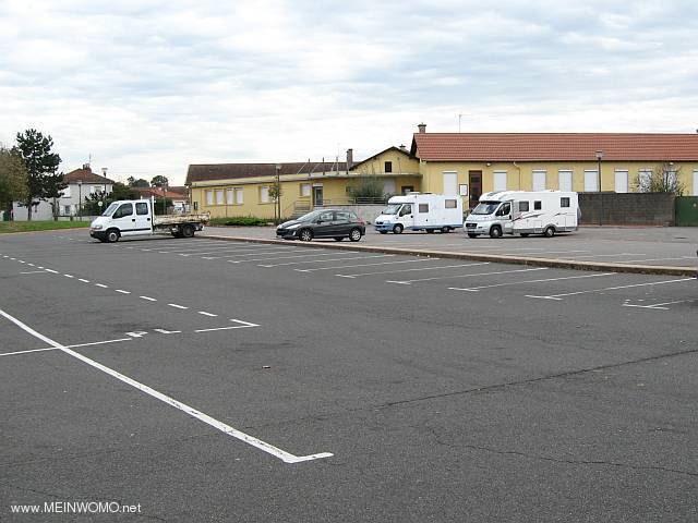  Parking space available on the market (Nov 2012)