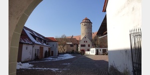 Blick in den Hof der Burg Lisberg