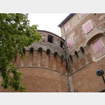 Blick auf die mchtigen Mauern der Rocca, Piazzale Rocca, 7A, 40060 Dozza Bologna, Italien