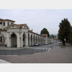 Vicenza - Portico (gedeckter Bogengang) hinauf zur Basilica delle Monte Berico, Viale X Giugno, 14, 36100 Vicenza, Italien