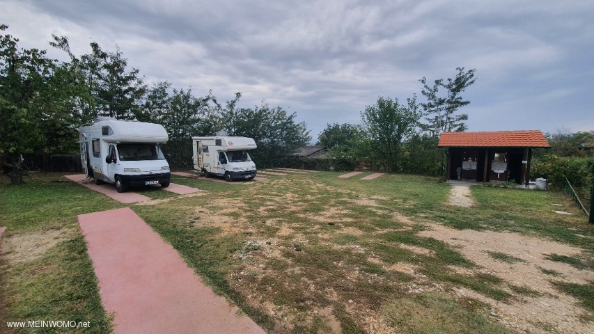  Het nieuwe gedeelte van de camping, ook voor stacaravans tot 8 meter.   