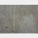 Foto 02: Bisher sind gut 1.935 Namen in Stein gemeielt worden, die Namen werden ergnzt um das Alter zum Zeitpunkt der Deportation.