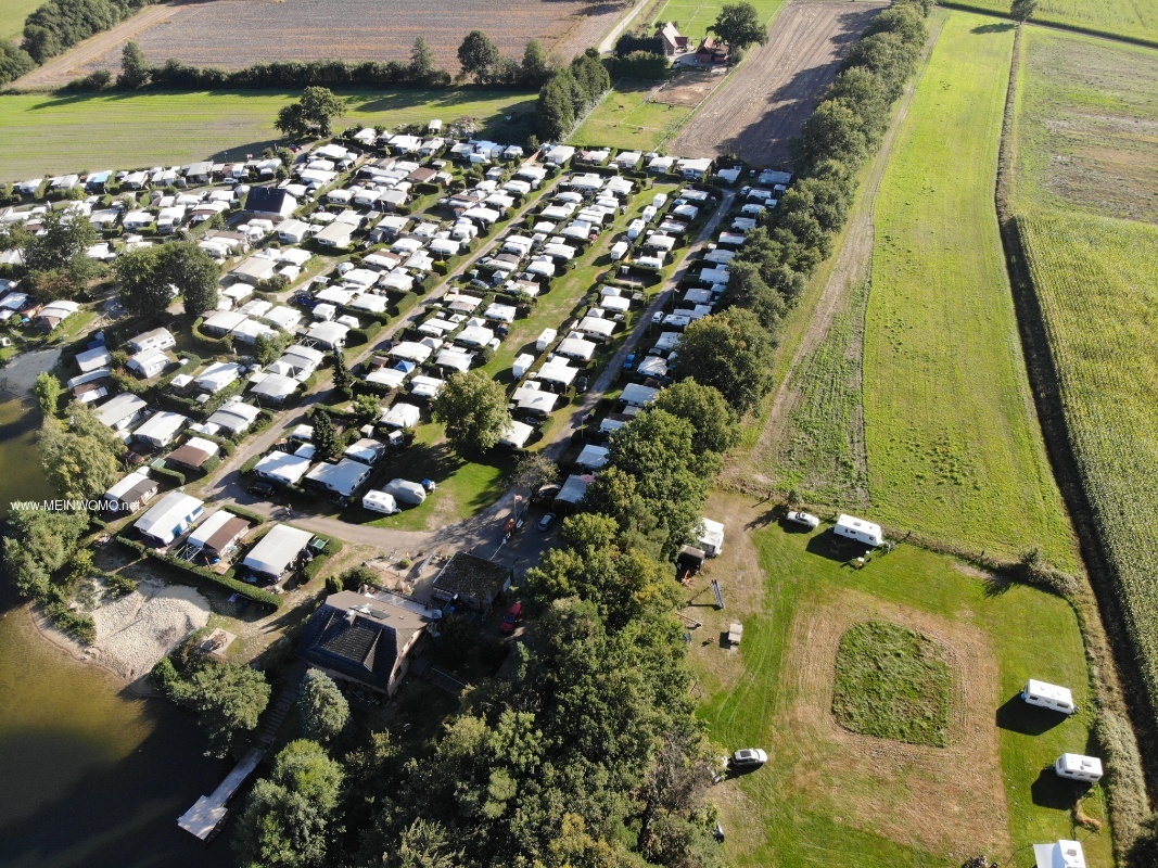  Overview of the campsite, the left part of the picture already shows the adjacent campsite  