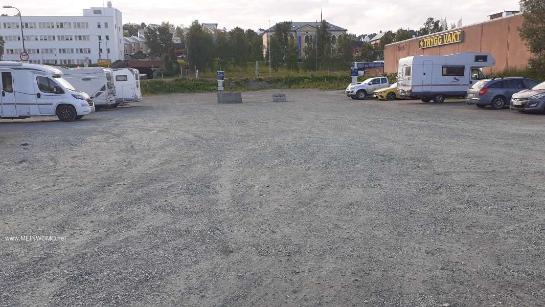 Parkeringsplats vid Polarismuseet - vre delen