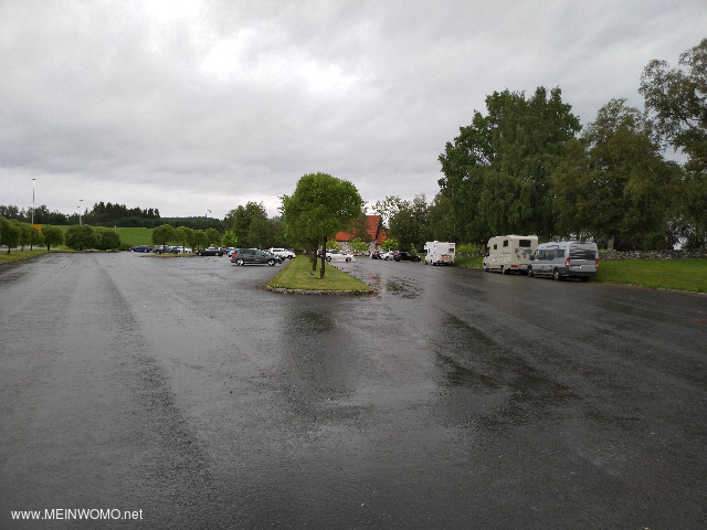  Large parking lot in front of the museum / church / cemetery / open-air theater in Stiklestad
