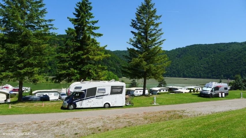 de camping met uitzicht op de Donau