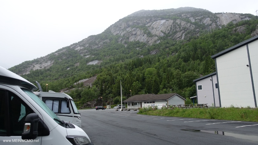  - Les camping-cars peuvent conduire jusqu cet endroit, - dici 5,5 km jusquau dbut de lascensi ...