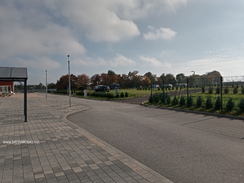   Plaza de aparcamiento del viaje en tren.    