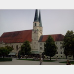 Flick von NW auf die Stiftskirche, Kapellplatz 42, 84503 Alttting, Deutschland