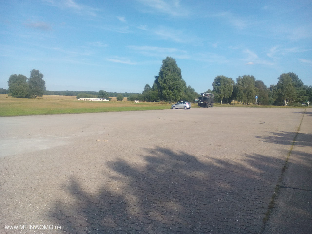  Uitzicht op de parkeerplaats