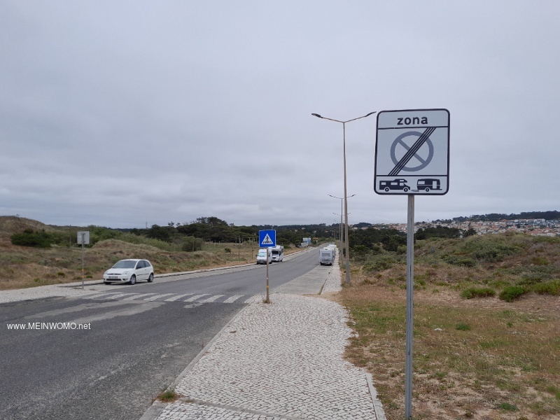 The no-stopping zone ends in the direction out of town