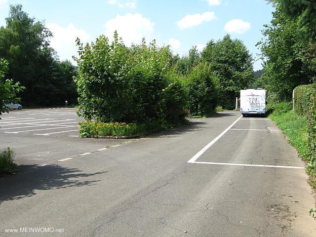  Parkeerplaats bij het Landhuis (juli 2012)