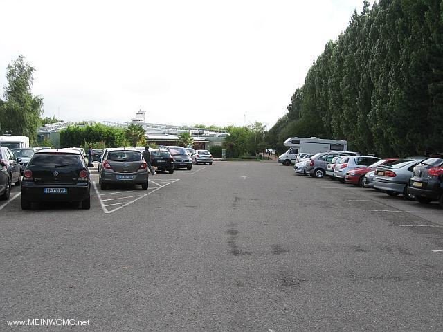 Honfleur, Parkplatz am Naturospace (Aug. 2012)