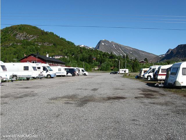  Parkeerplaats in de Fjellstuva (juni 2013)
