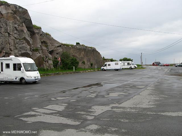 Stellplatz vor der Felswand (Juli 2013)