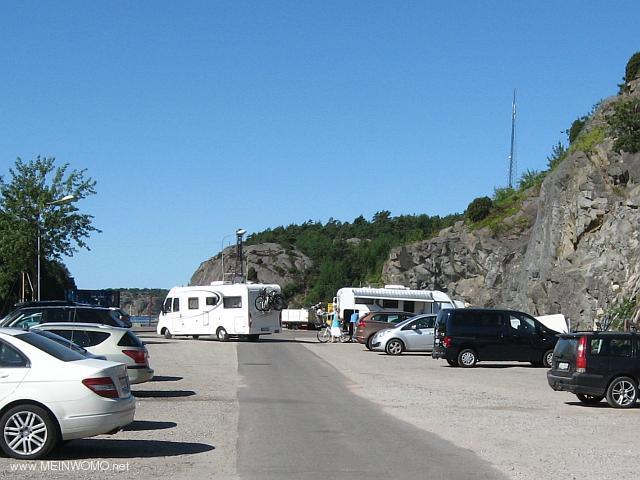  Parkeren bij de jachthaven (juli 2013)