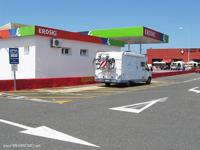  Tjnsten omrde fr campare vid Eroski bensinstation (juli 2014)