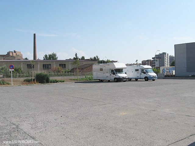  Parkeerplaats in het industriegebied (augustus 2014)