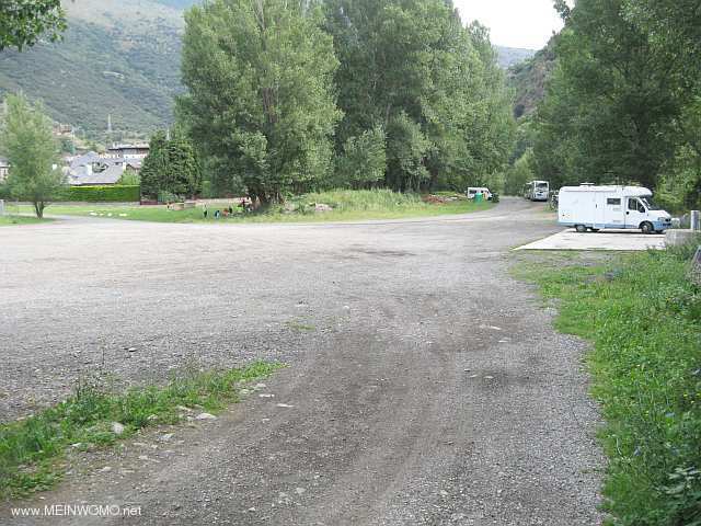  Place gravel or shady spot (Aug. 2014)