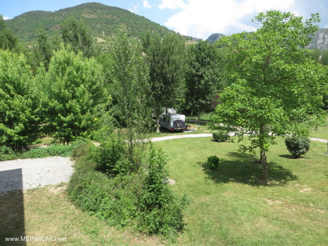  Camping Les Prades Le Rozier on the Tarn, parking space