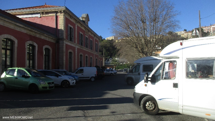  Parking area next to the train station of Grasse, depending on @ time of day alternately free or oc ...